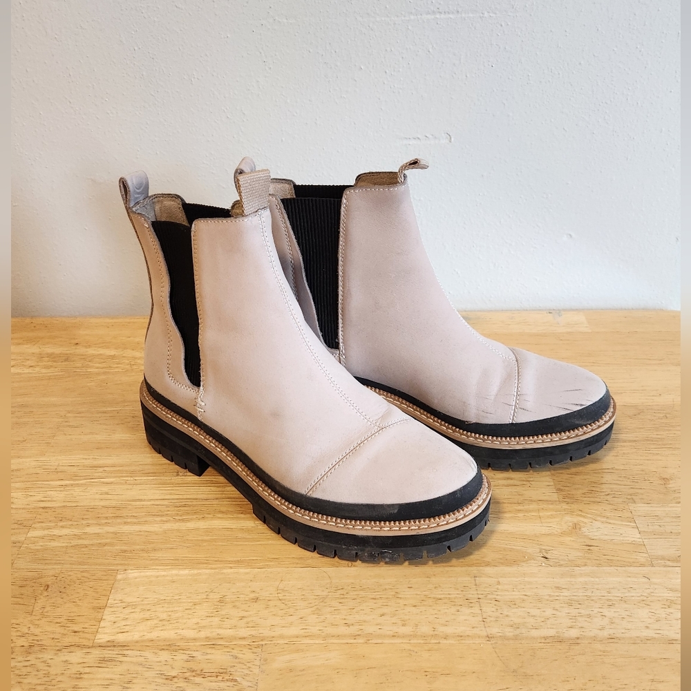 Toms Beige Dakota Boot Size 7.5